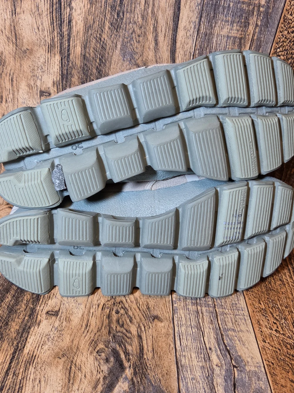 On Cloud Running Womens Low-Profile Running Shoes in Beige/Blue